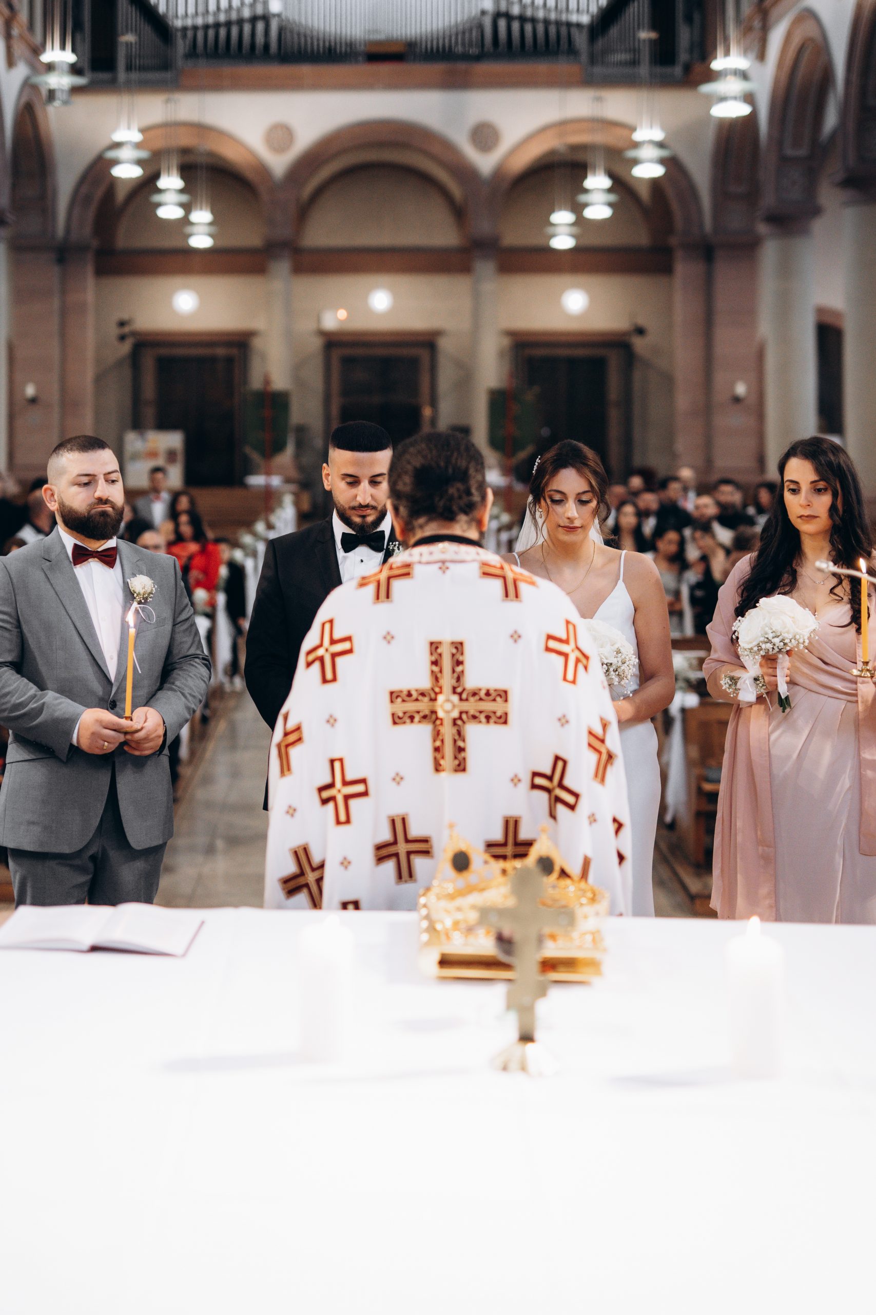 Brautpaar in der Kirche in Pforzheim